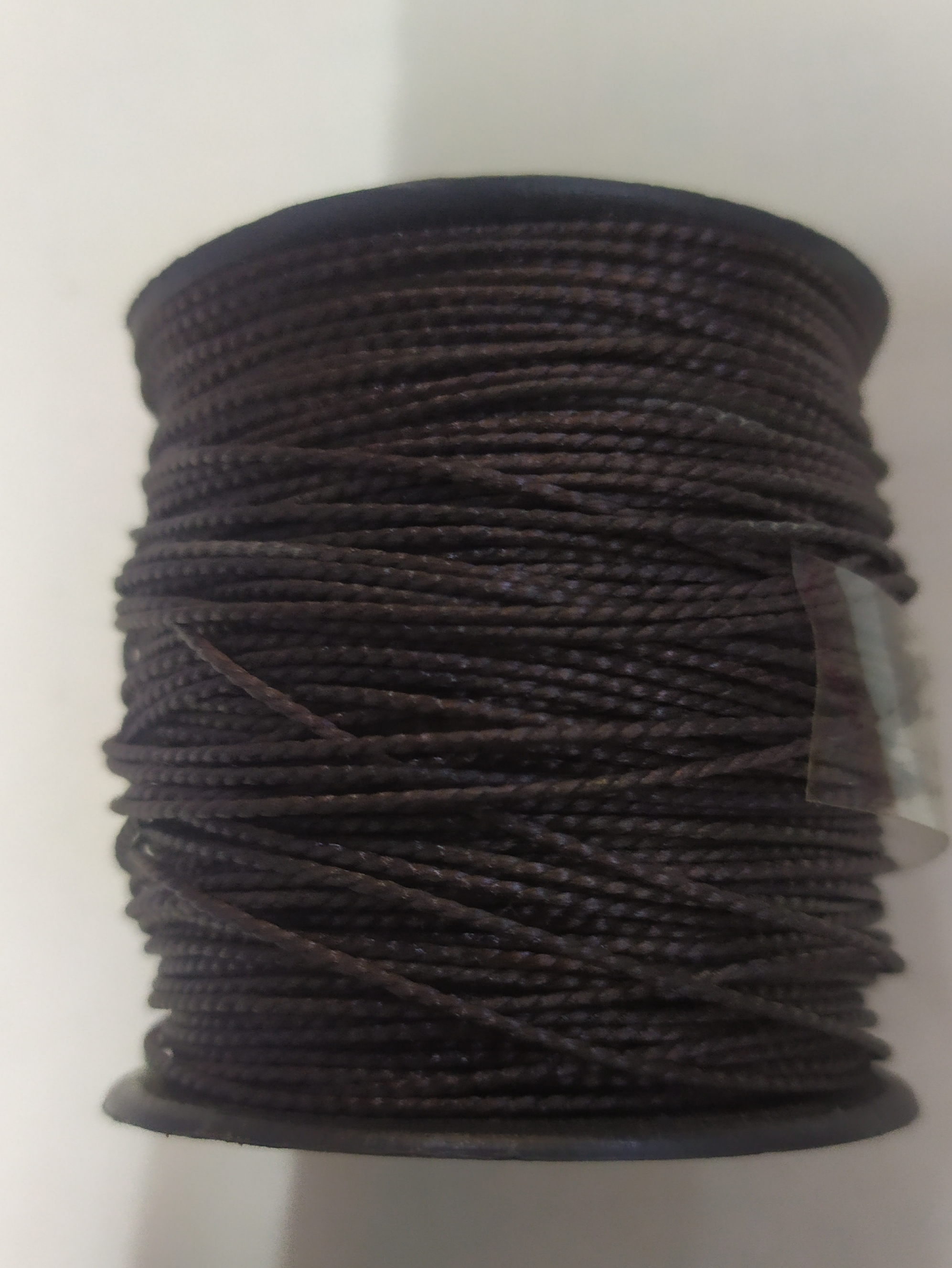 Нить вощеная толщ 0,6 мм col 2572 / 100 м